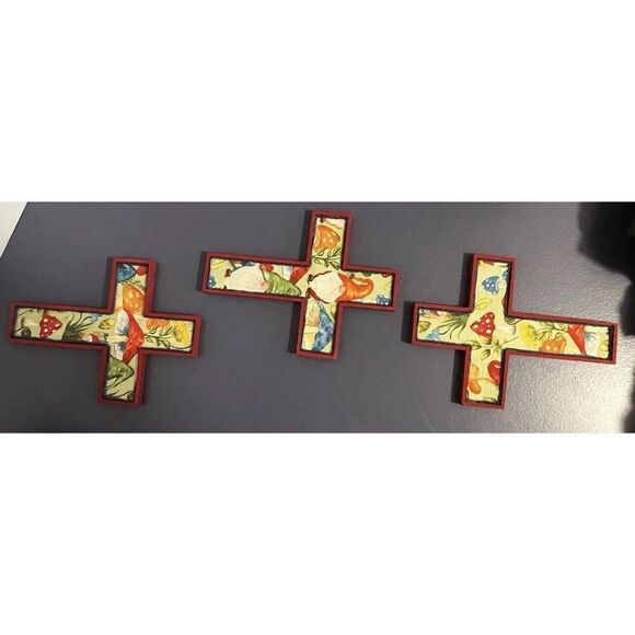 3 MCM Hand Made Painted Decorative Wooden Cross’s gnome and mushroom Design 70's - Picture 11 of 16